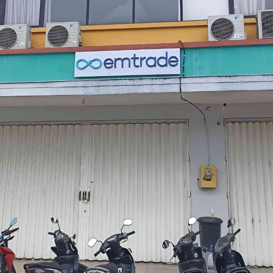 Bikin Huruf Timbul Blora